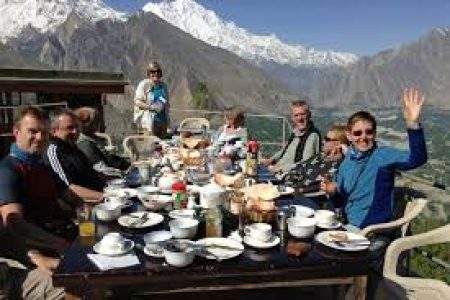 The Hospitality of Pakistani People: What to Expect as a Tourist in Pakistan